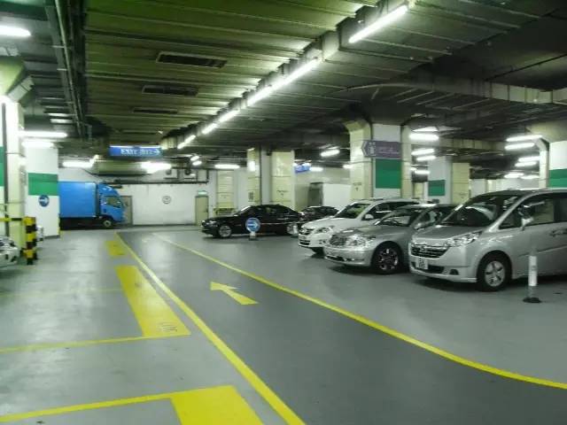 清遠(yuǎn)市區(qū)停車新政 臨時(shí)車位告別全免費(fèi)時(shí)代，智慧管理優(yōu)化出行體驗(yàn)